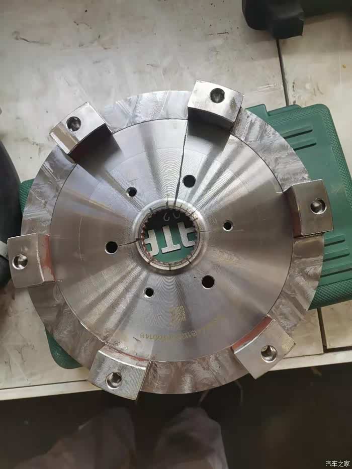 常言道：人靠衣服马靠鞍