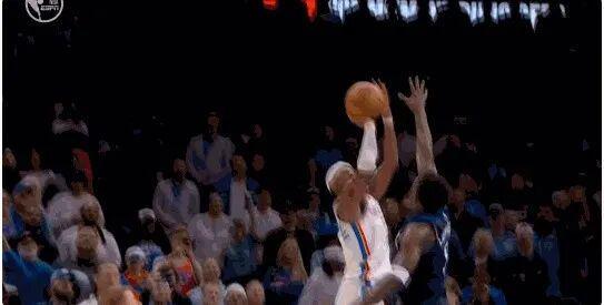 亚历山大险破128场20+纪录雷霆替补狂轰61分创8连