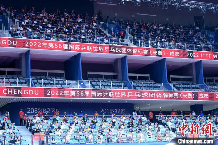 成都世乒赛团体赛开幕 斯韦思林杯与考比伦杯亮