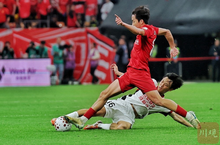 川渝德比上演进球大战 成都蓉城绝平球延续不败