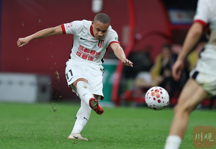 川渝德比上演进球大战 成都蓉城绝平球延续不败