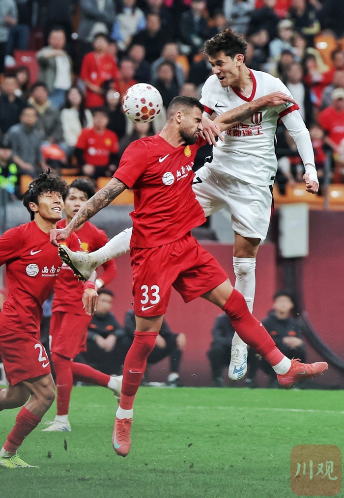 川渝德比上演进球大战 成都蓉城绝平球延续不败