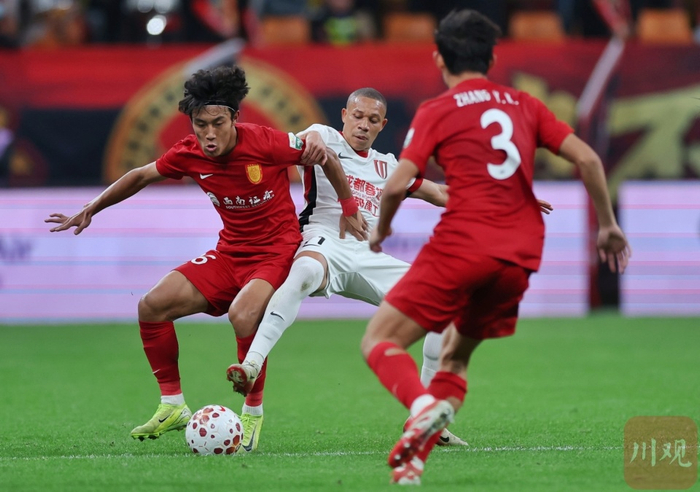 川渝德比上演进球大战 成都蓉城绝平球延续不败