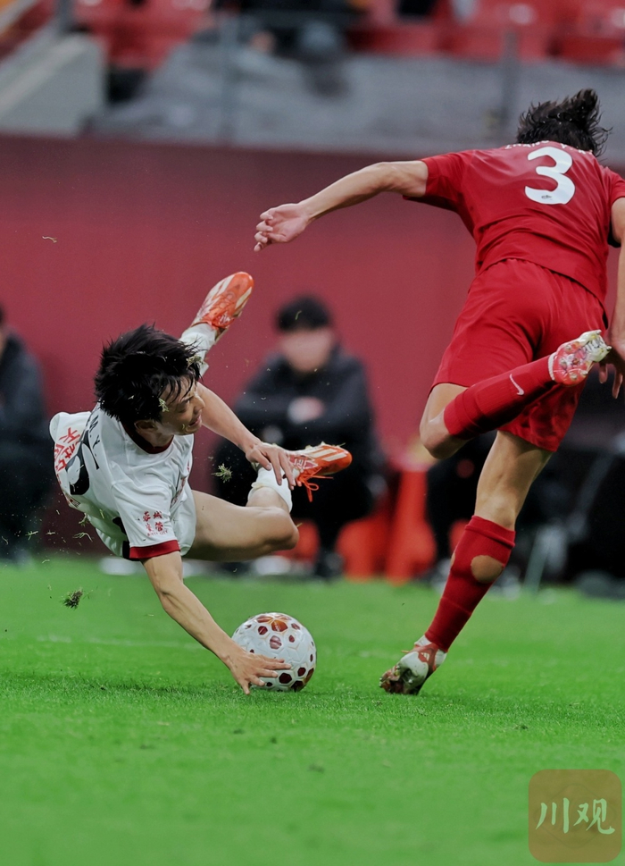 川渝德比上演进球大战 成都蓉城绝平球延续不败