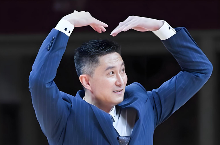 杜锋专注粤BA联赛发展引争议 广东队战绩低迷引