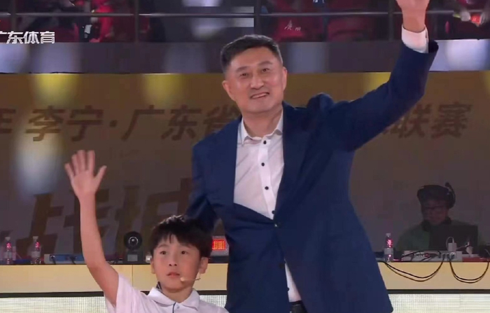 杜锋专注粤BA联赛发展引争议 广东队战绩低迷引