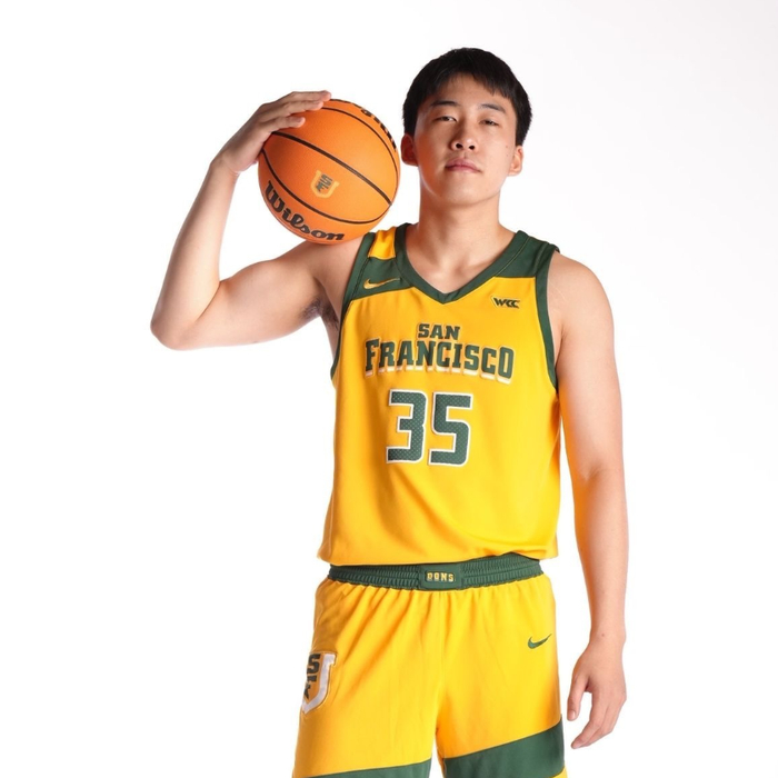 旧金山大学前锋王俊杰申请转校引热议