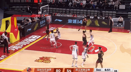 王浩然砍下32分率深圳男篮大胜广厦 首度达成8连